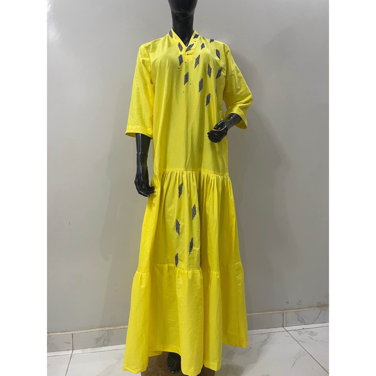 Robe coton jaune femme brodée main, longue bohème chic, col V fluide