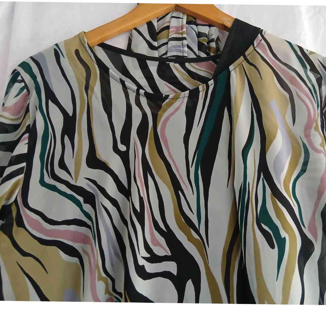 Robe femme blanche verte fleurette bohème chic été élégante manches longues