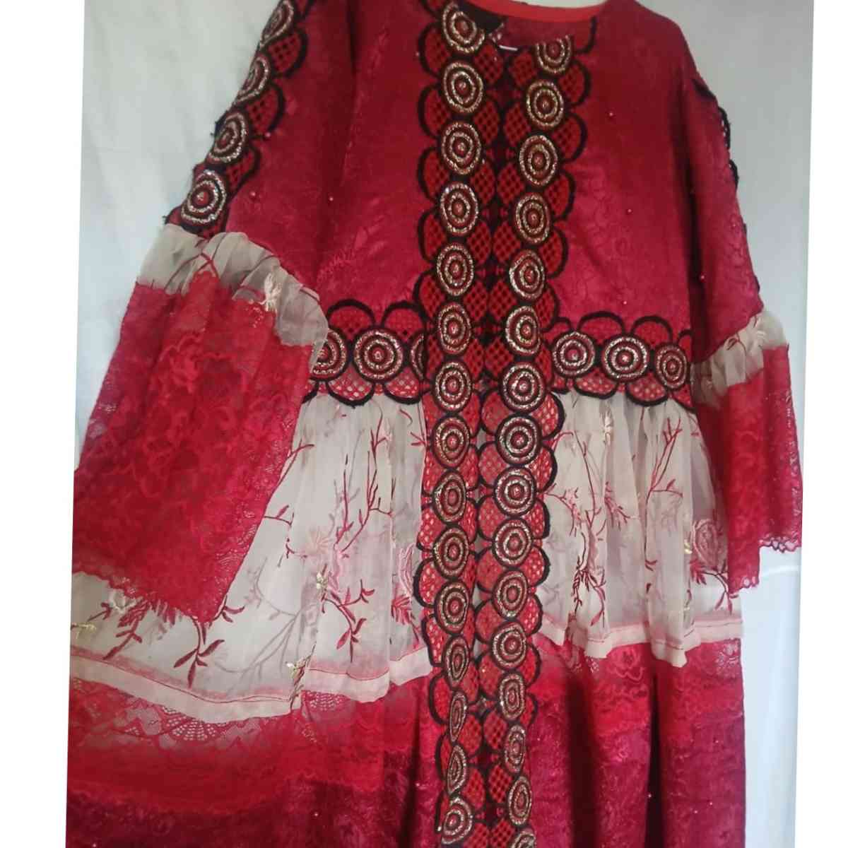 Robe Longue Rouge en Dentelle Brodée pour Femme