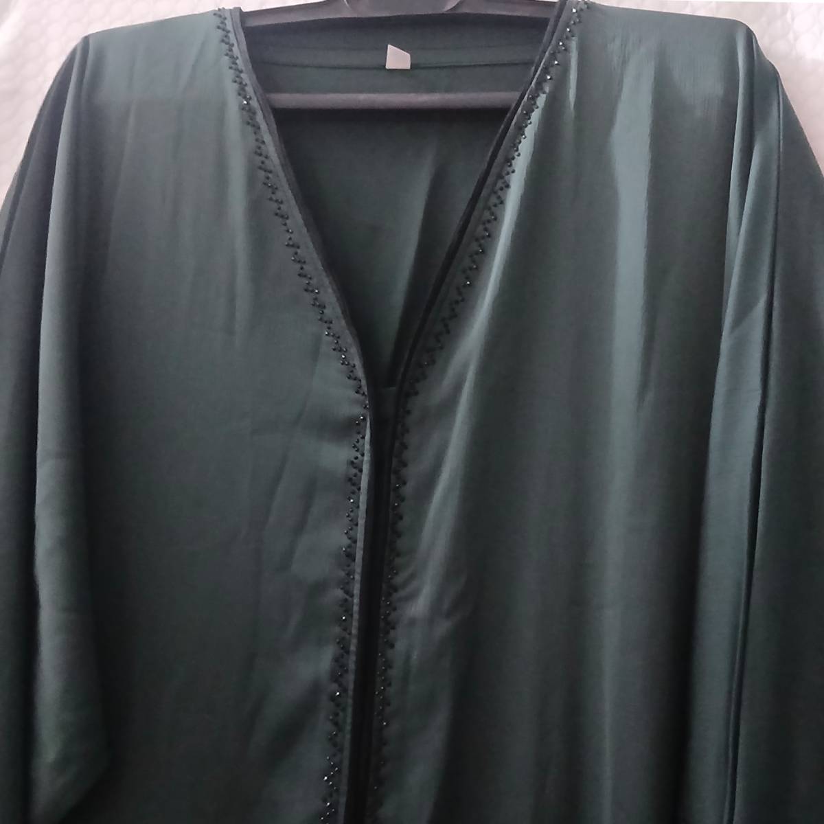 Abaya femme perlee exclusive pour un style unique et élégant