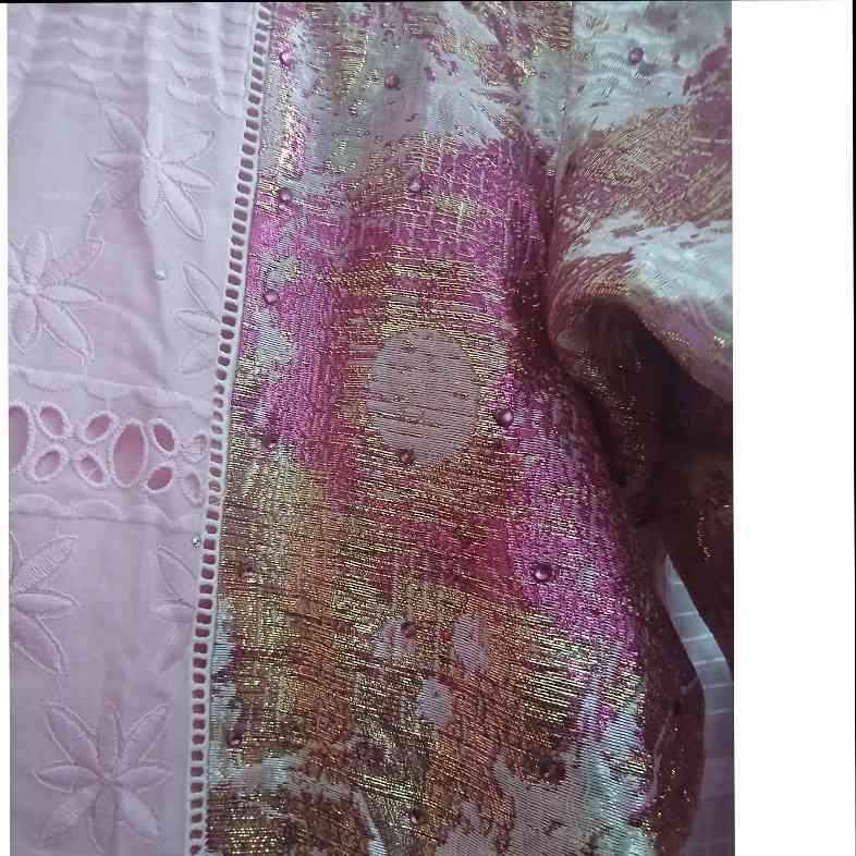 Robe femme rose brodée en brocart, élégante et bohème chic, été