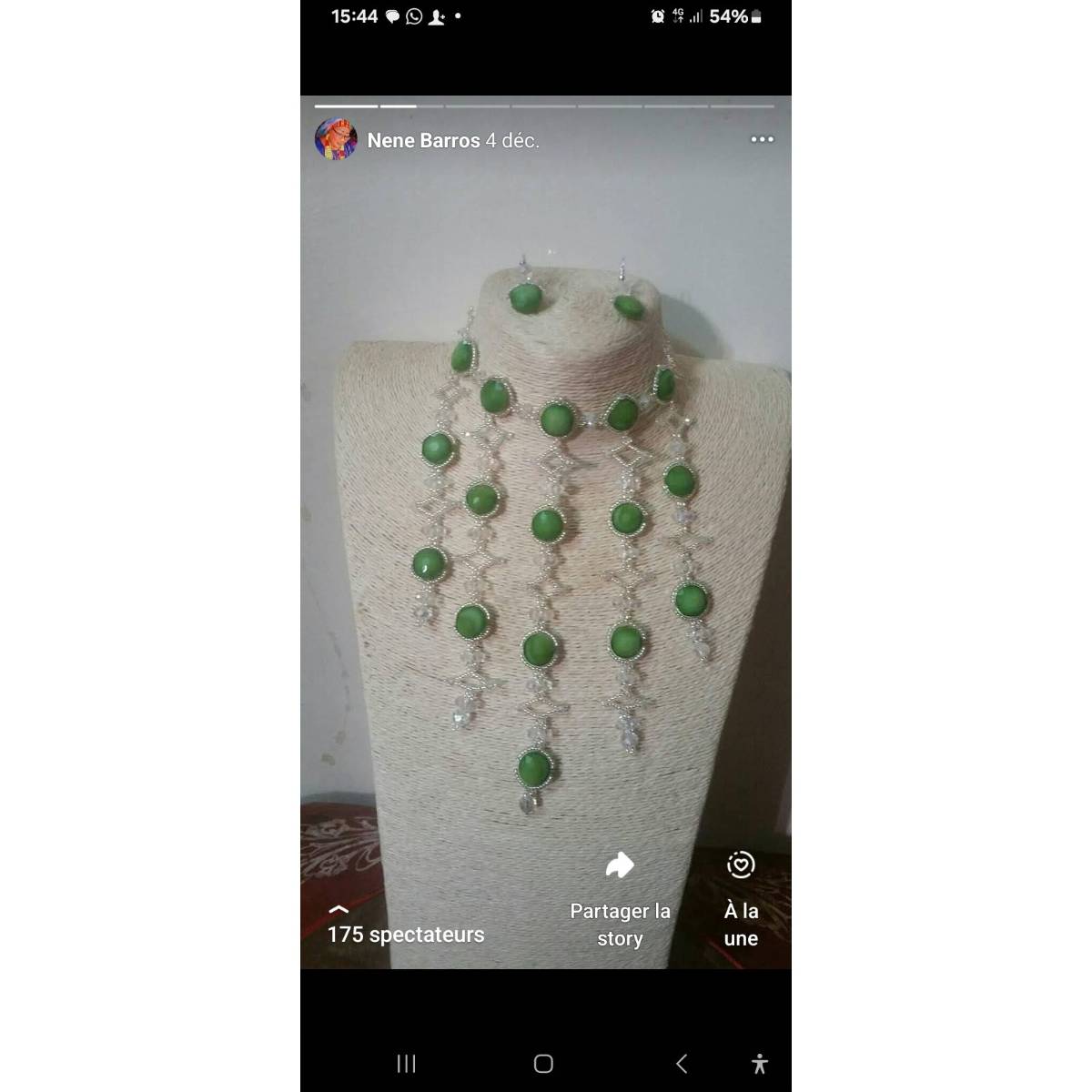 Collier vert femme chic en perle argenté, bijoux faits main élégants