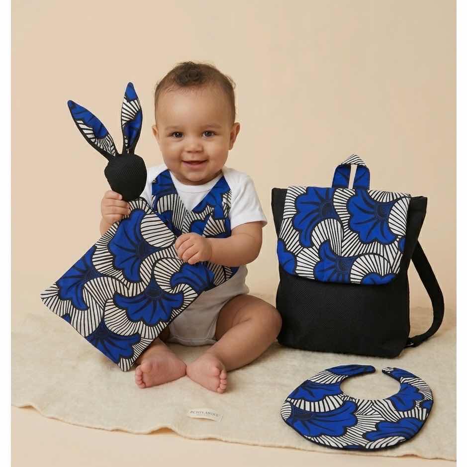 Box naissance bébé wax : coffret cadeau original avec vêtements et accessoires
