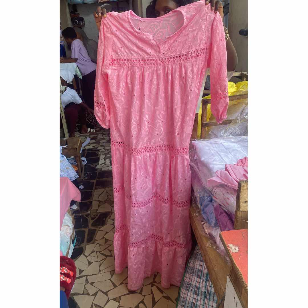 Robe longue brodée femme rose bonbon