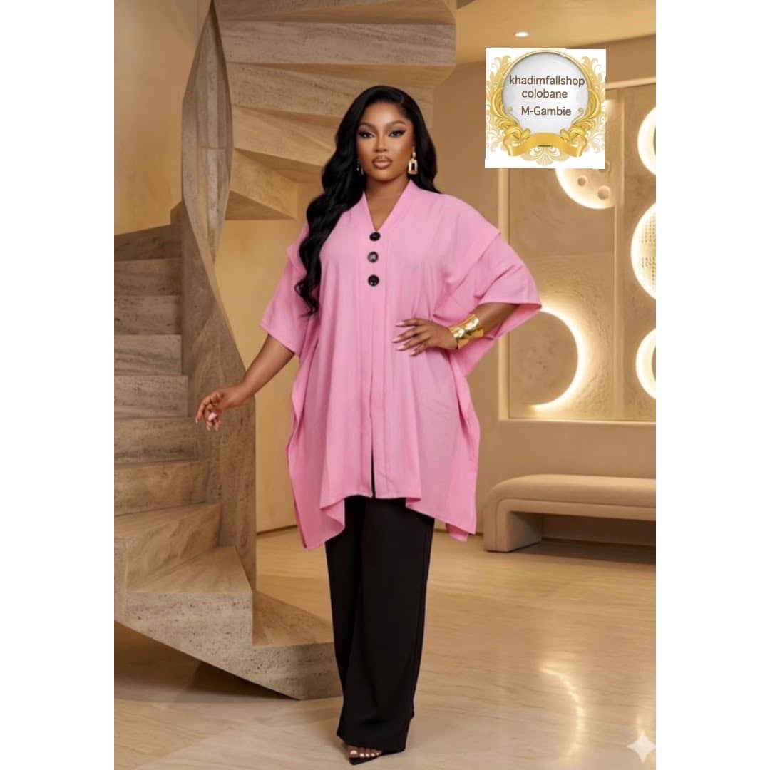 Ensemble bureau femme chic et élégant, pantalon fluide et haut moderne