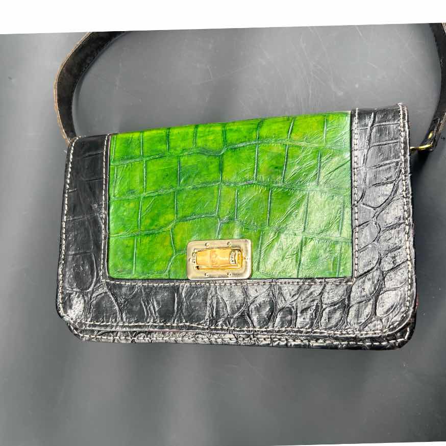 Sac à main cuir femme vert et noir, élégant croco, bandoulière chic