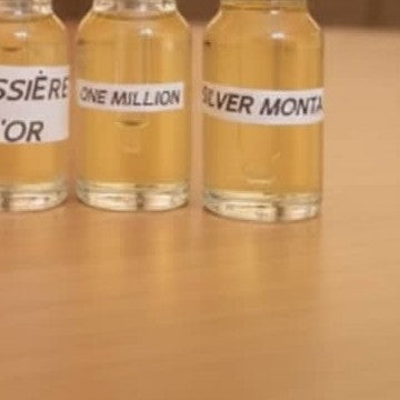 Lunettes de vue modernes ESSENTIA monture carrée noire argent design italien