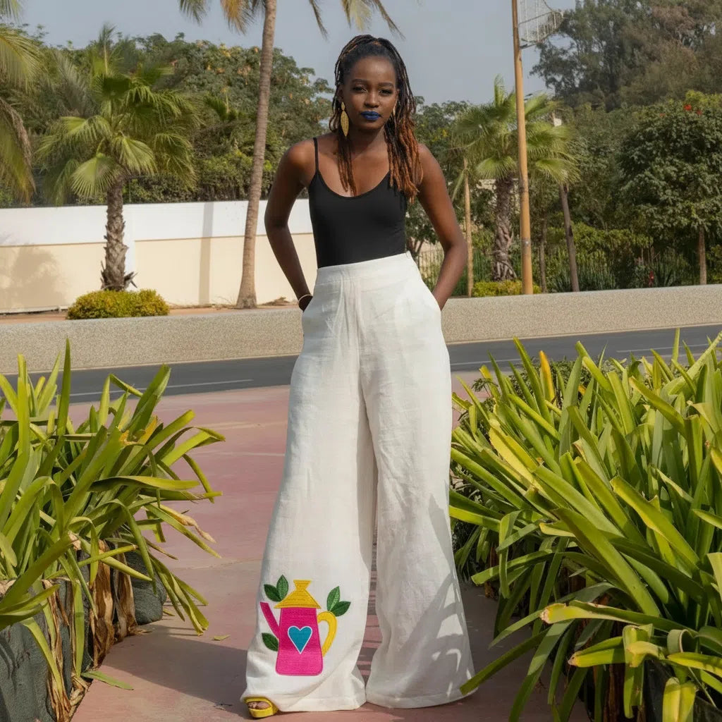 Pantalon large en lin blanc brodé