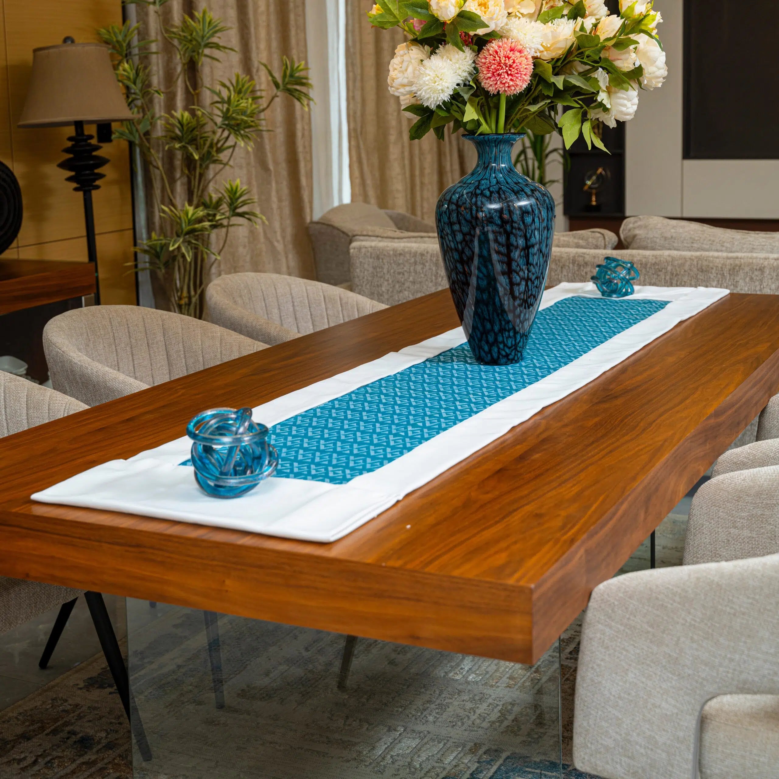 Chemin de table bleu modèle tissé