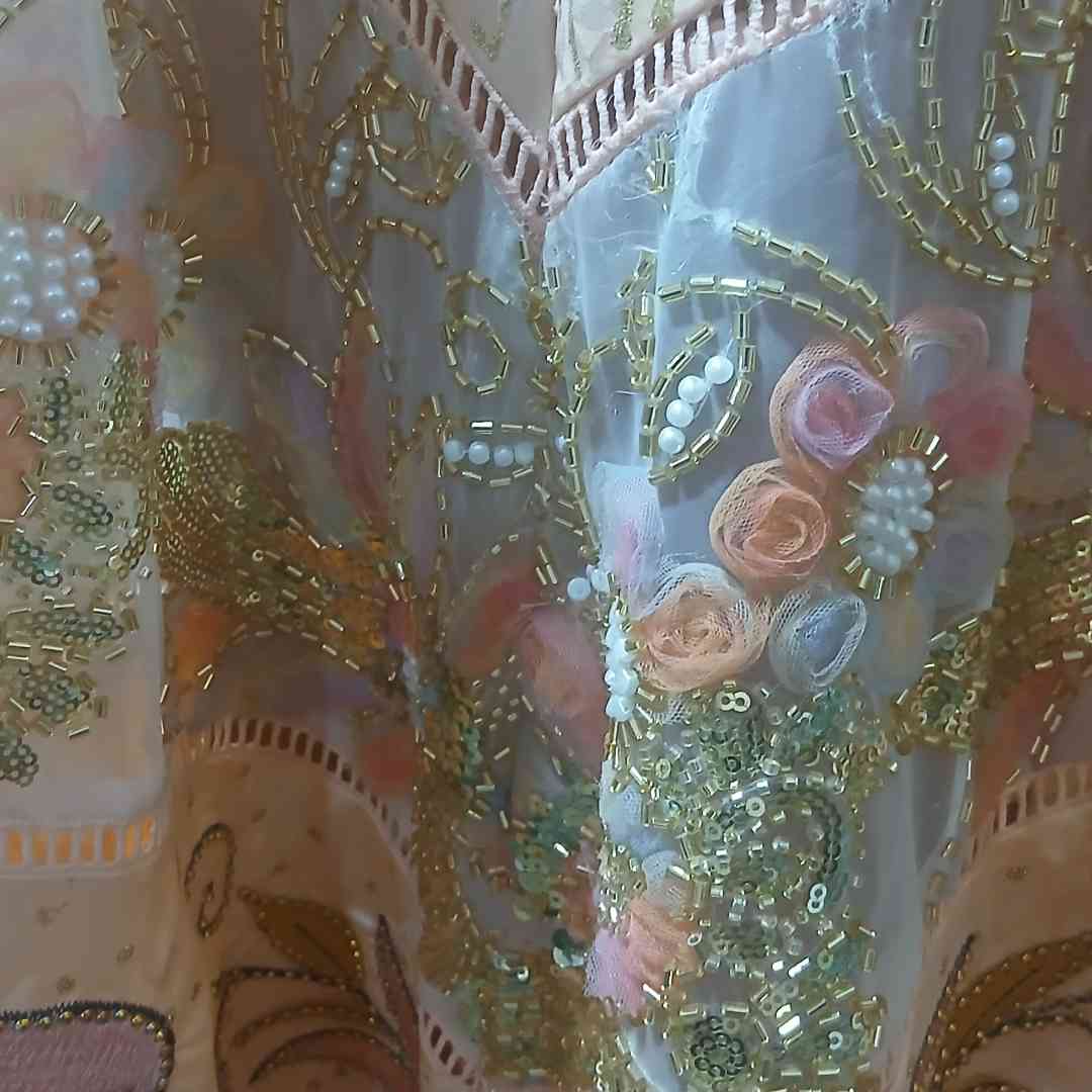 Boubou brodé femme Geztner saumon doré, robe africaine cérémonie chic