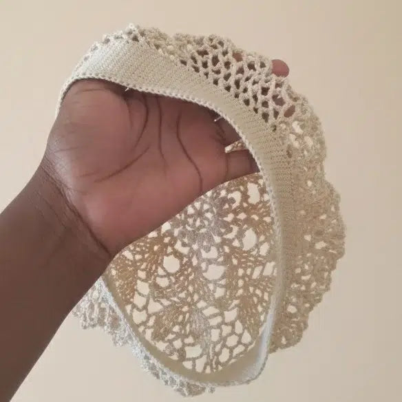 Bonnet de nuit vintage beige bohème chic en coton crocheté fait main