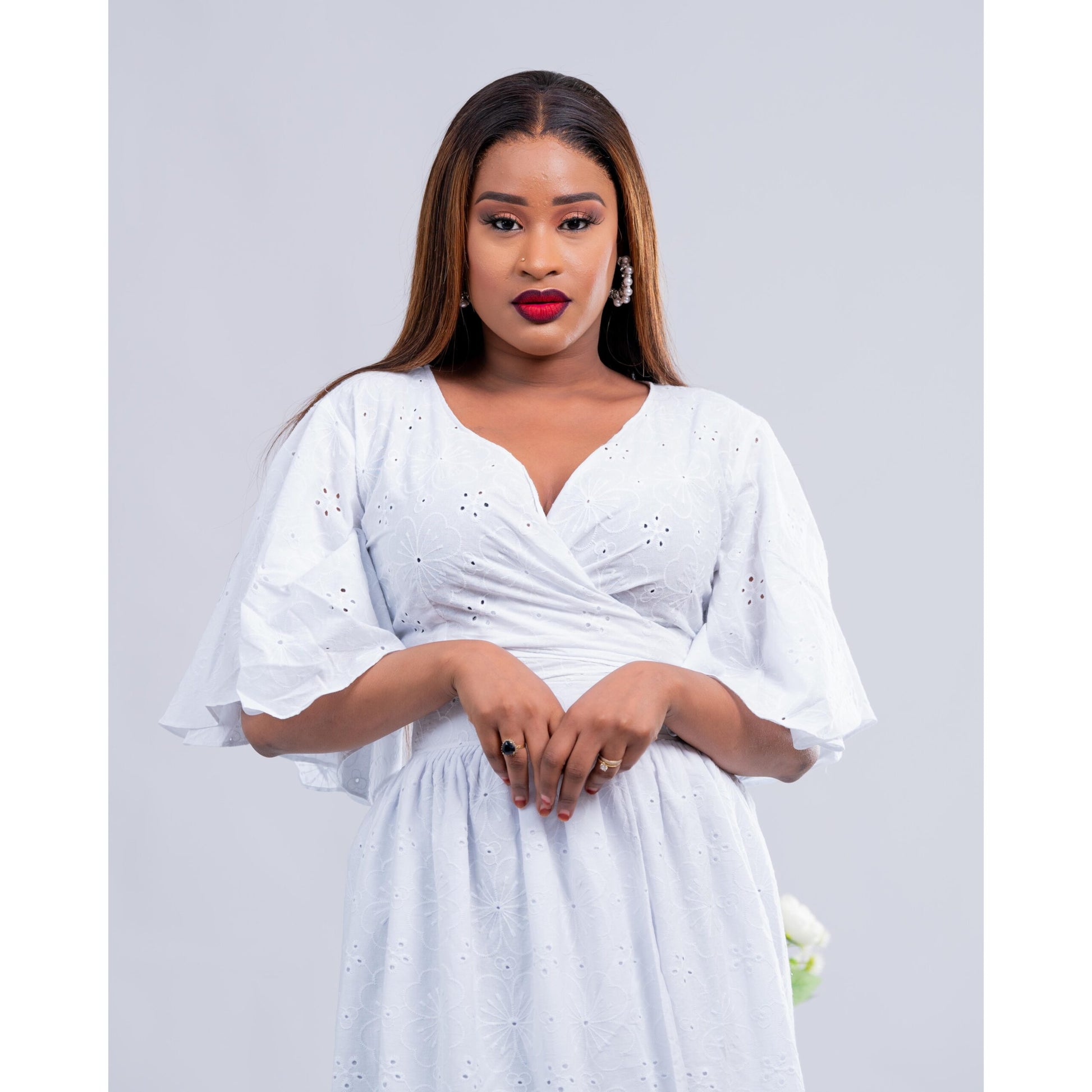 Robe Brodée Anglaise Longue à manches papillons Blanche pour femmes - COCO DRESS