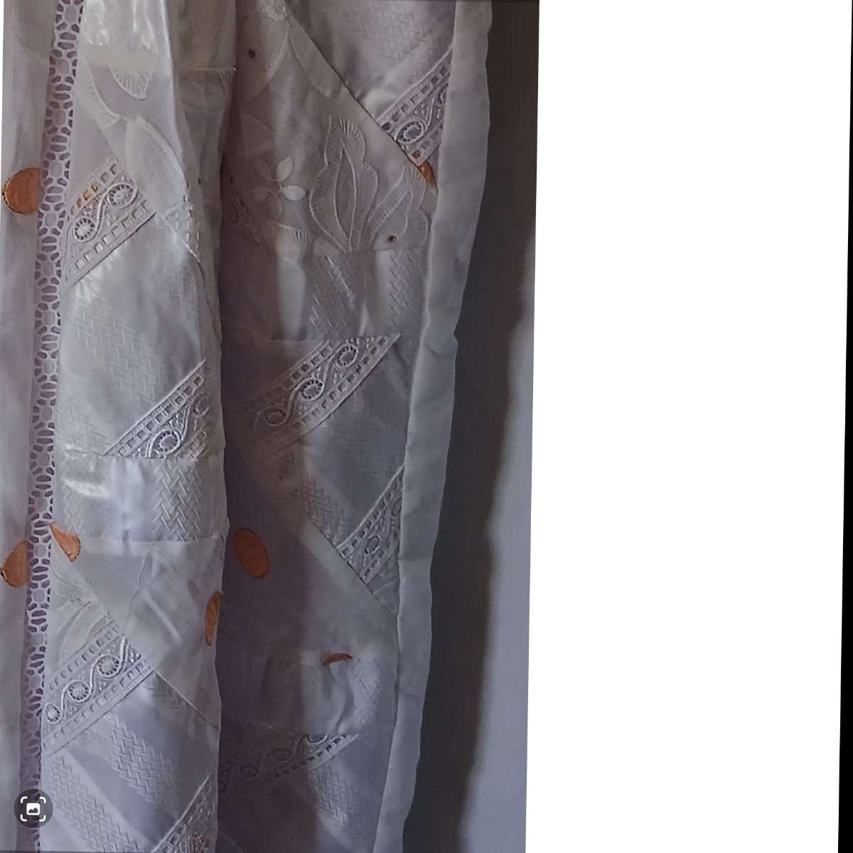 Robe brodée femme élégante blanc saumon , cérémonie et occasions spéciales