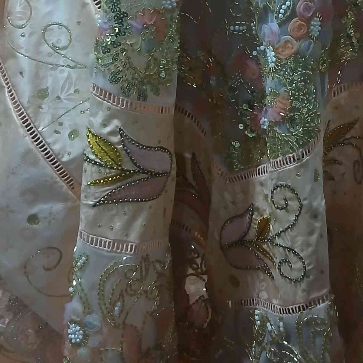 Boubou brodé femme Geztner saumon doré, robe africaine cérémonie chic