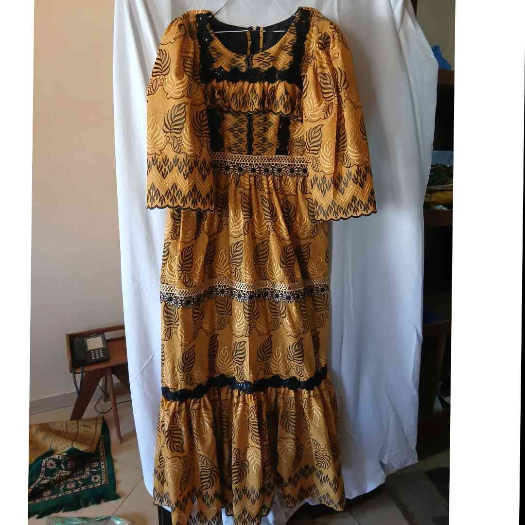 Robe brodée jaune moutarde femme, longue bohème chic, manches bouffantes