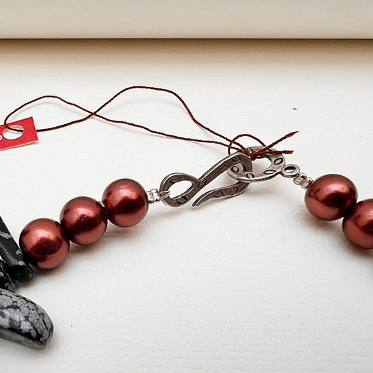 Ensemble collier et boucles d'oreilles en pierres naturelle