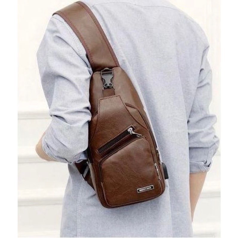 Sac bandoulière homme cuir marron élégant et pratique, poches multiples