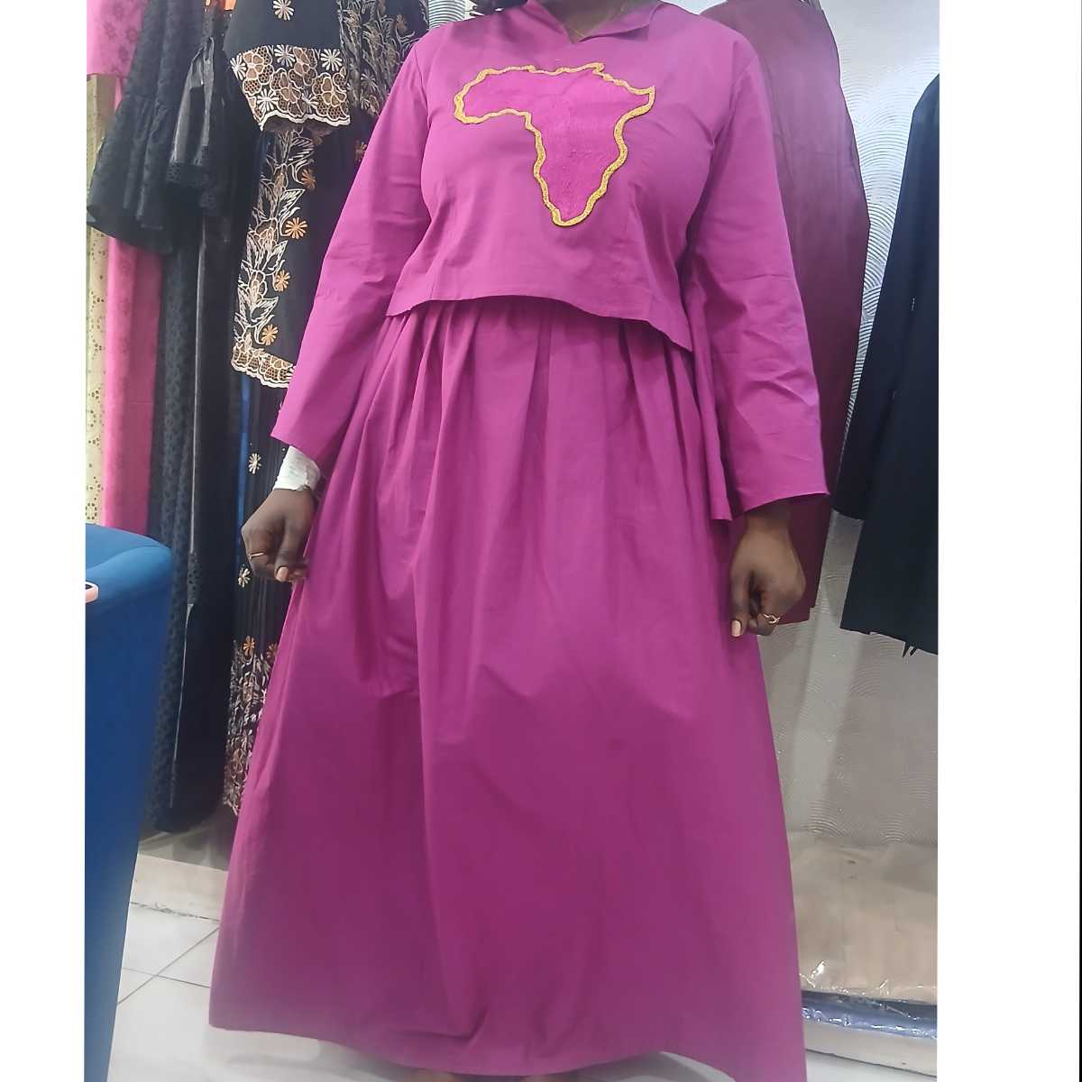 Ensemble jupe et haut rose élégant – tenue africaine moderne femme chic