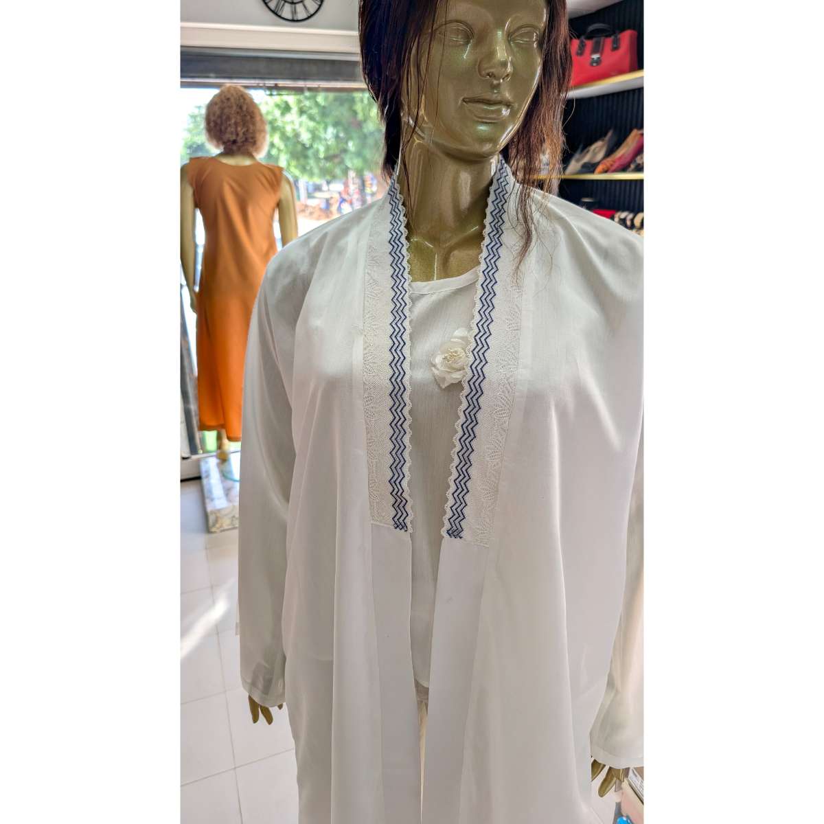 Ensemble kimono femme 3 pièces blanc chic broderie bleue élégant