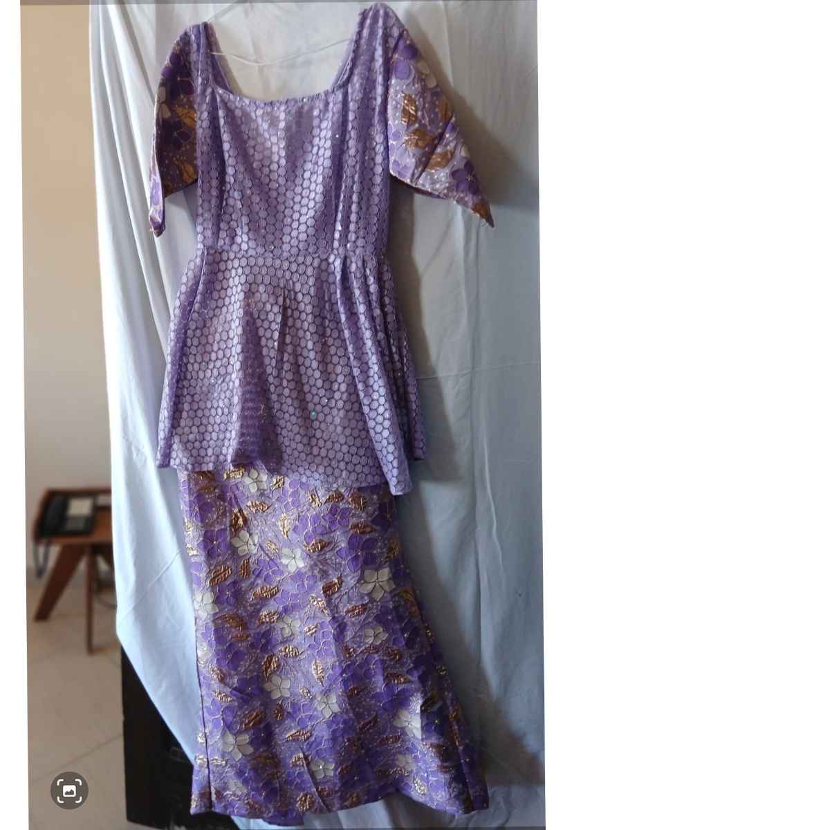 Ensemble jupe et haut femme brocart mauve doré