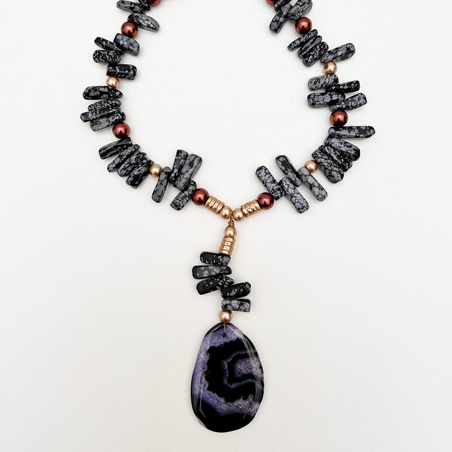 Ensemble collier et boucles d'oreilles en pierres naturelle