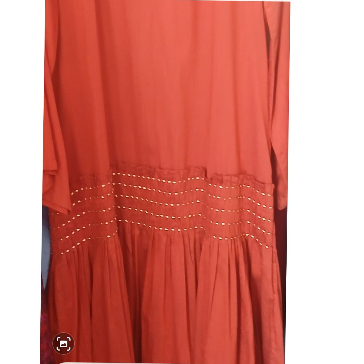 Robe orange perles dorées longue élégante femme chic et confortable