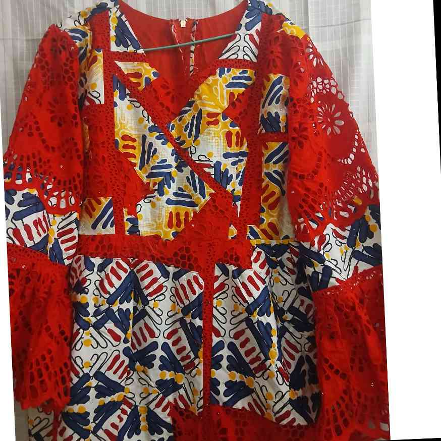 Robe rouge brodée femme longue multicolore chic bohème et élégante