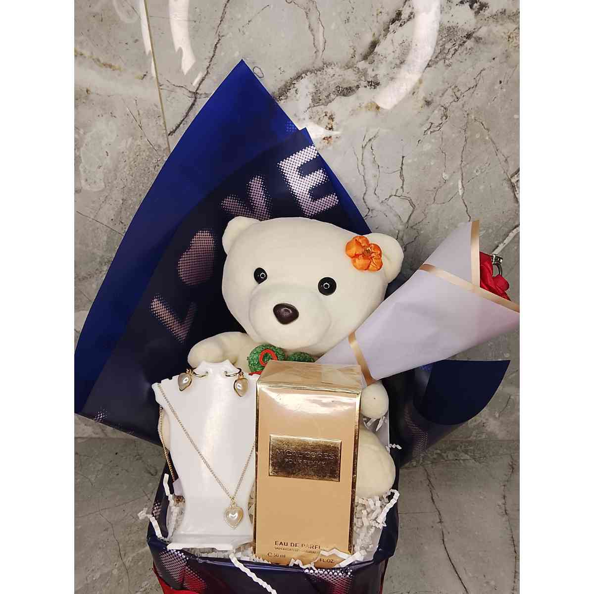 Coffret cadeau femme élégant rose et noir, idée cadeau romantique luxe