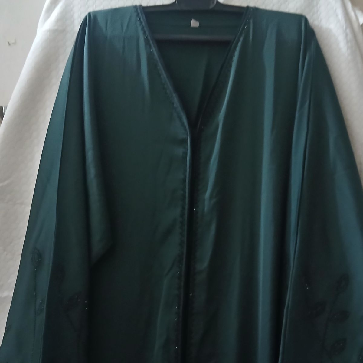 Abaya femme perlee exclusive pour un style unique et élégant