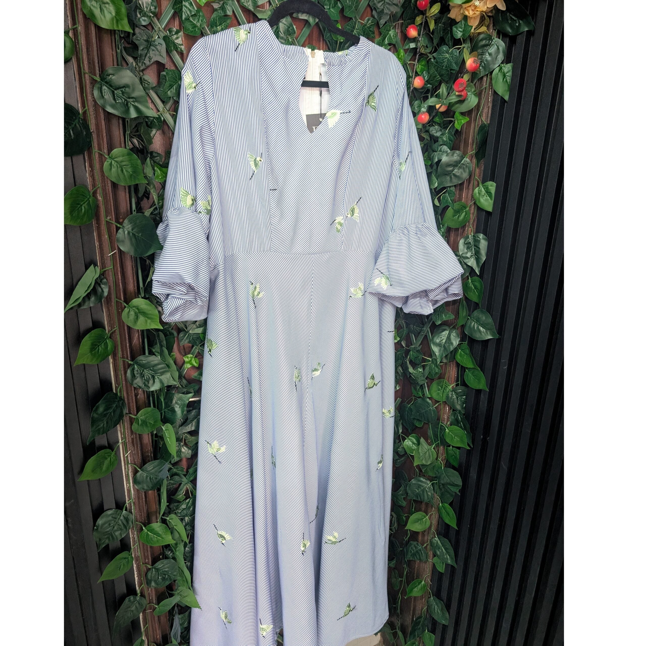 Robe coton rayée femme bleu clair avec broderie en fleurs