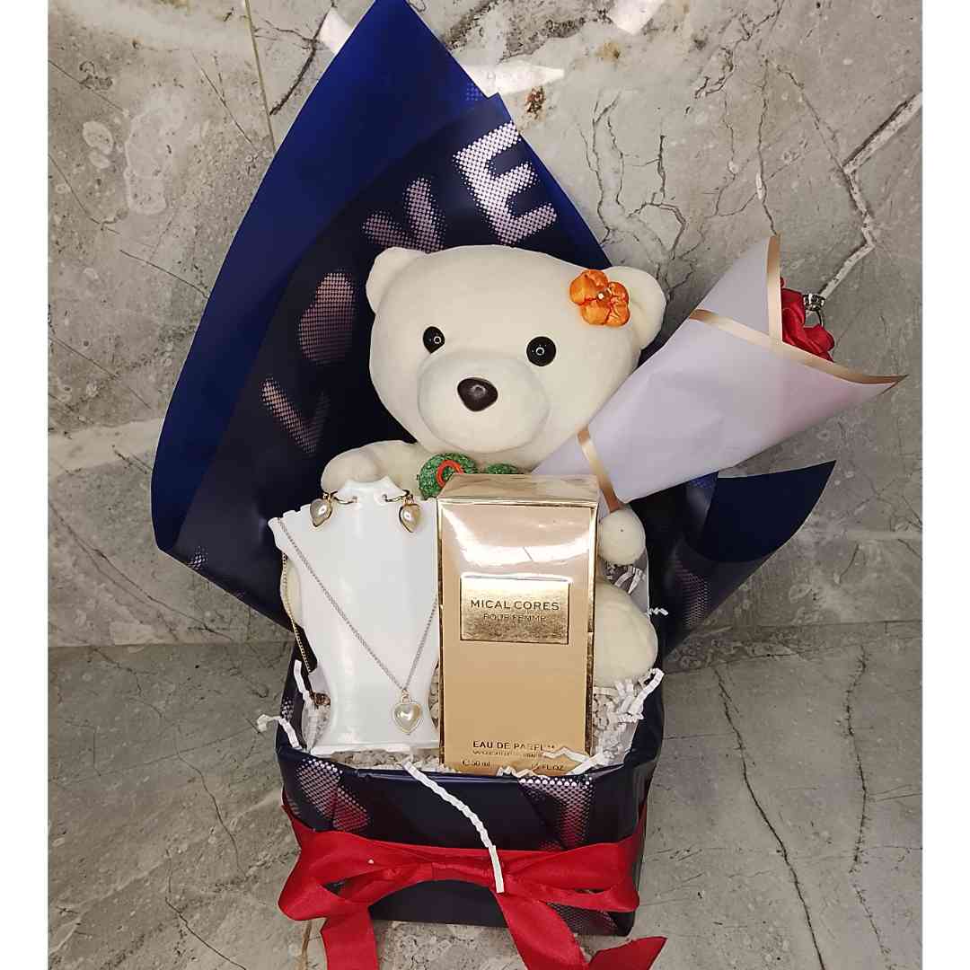 Coffret cadeau femme élégant rose et noir, idée cadeau romantique luxe