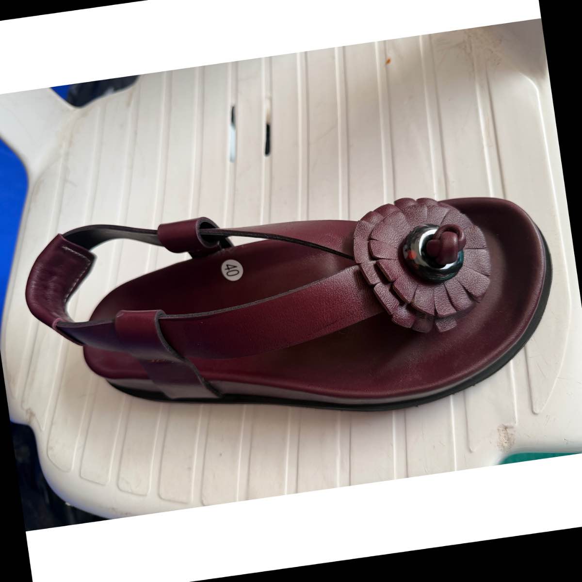 Sandales cuir femme aubergine élégantes à fleurs, confort été chic