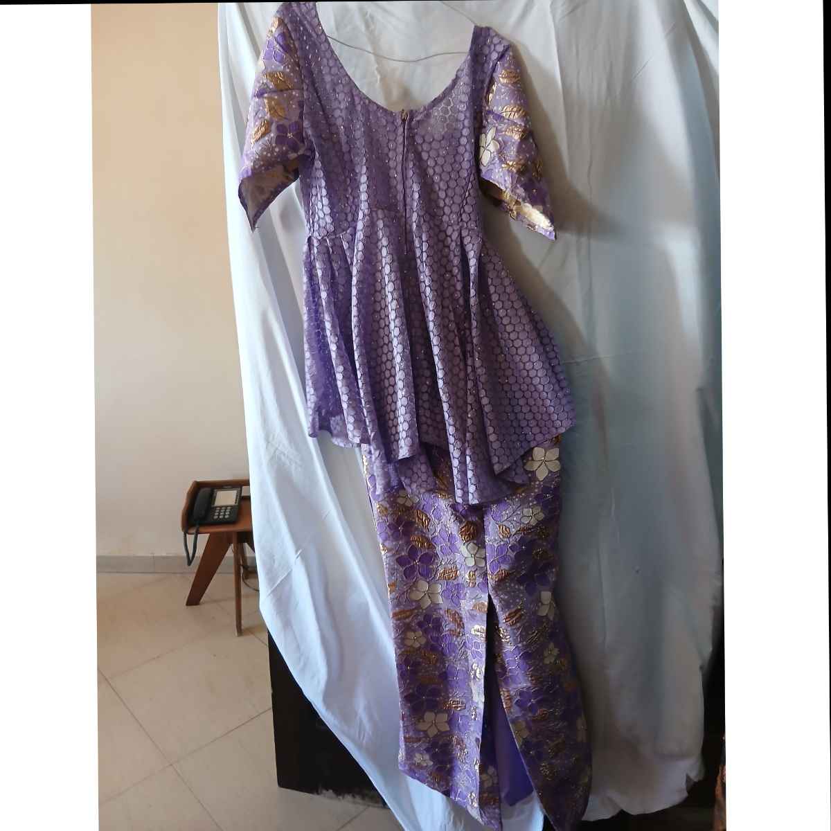 Ensemble jupe et haut femme brocart mauve doré