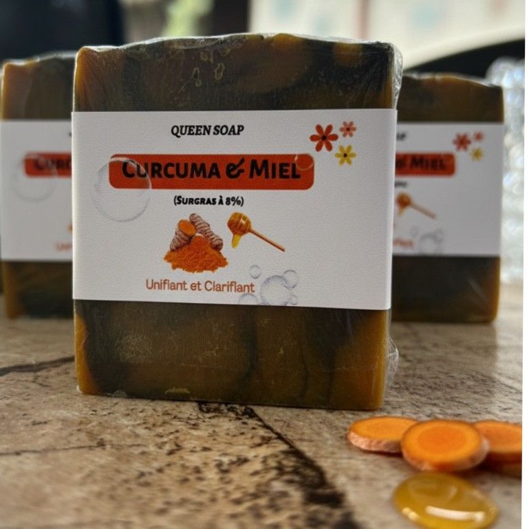 Savon curcuma charbon actif artisanal – clarifiant naturel visage et corps
