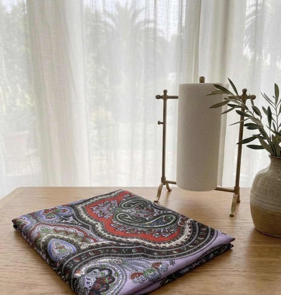 Foulard carré en soie lilas multicolore, motifs ethniques élégants femme