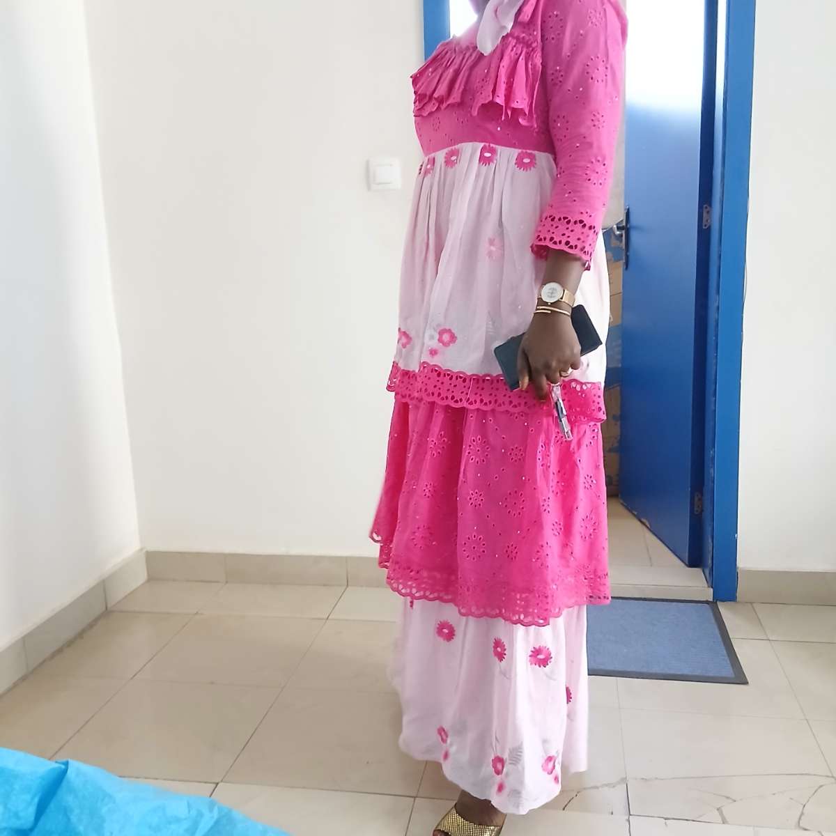 Robe voile brodée rose longue bohème chic femme, élégante et fleurie