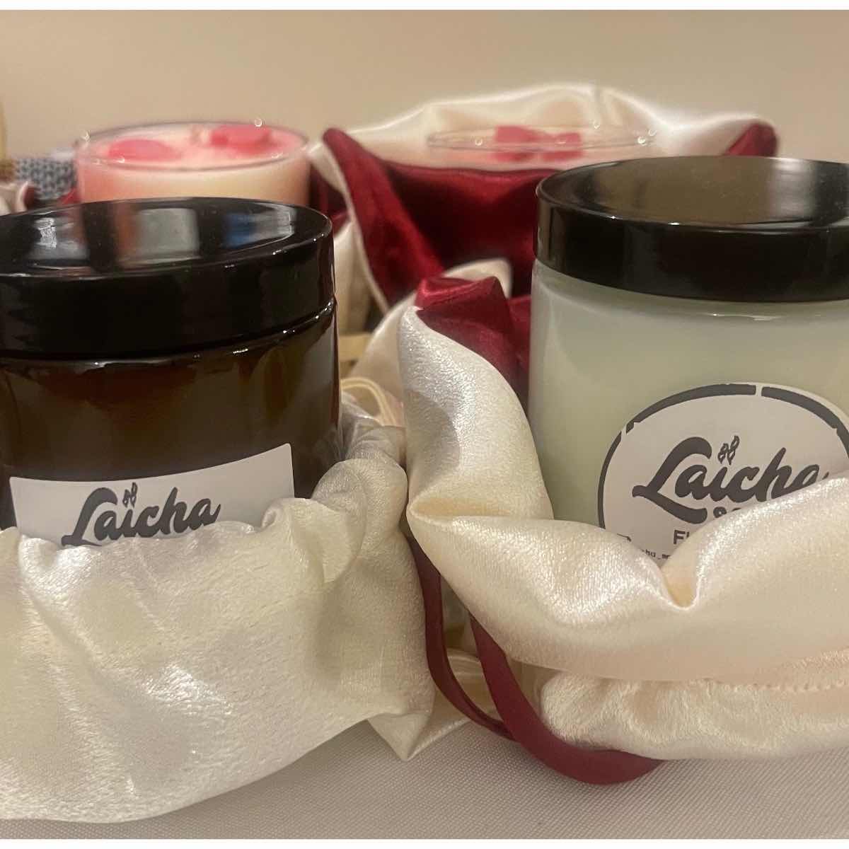 Bougie d'ambiance artisanale parfumée, cire naturelle et fleurs séchées