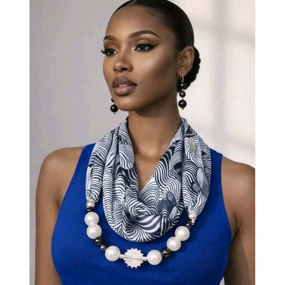 Foulard en soie noir et blanc avec perles, accessoire chic femme élégant
