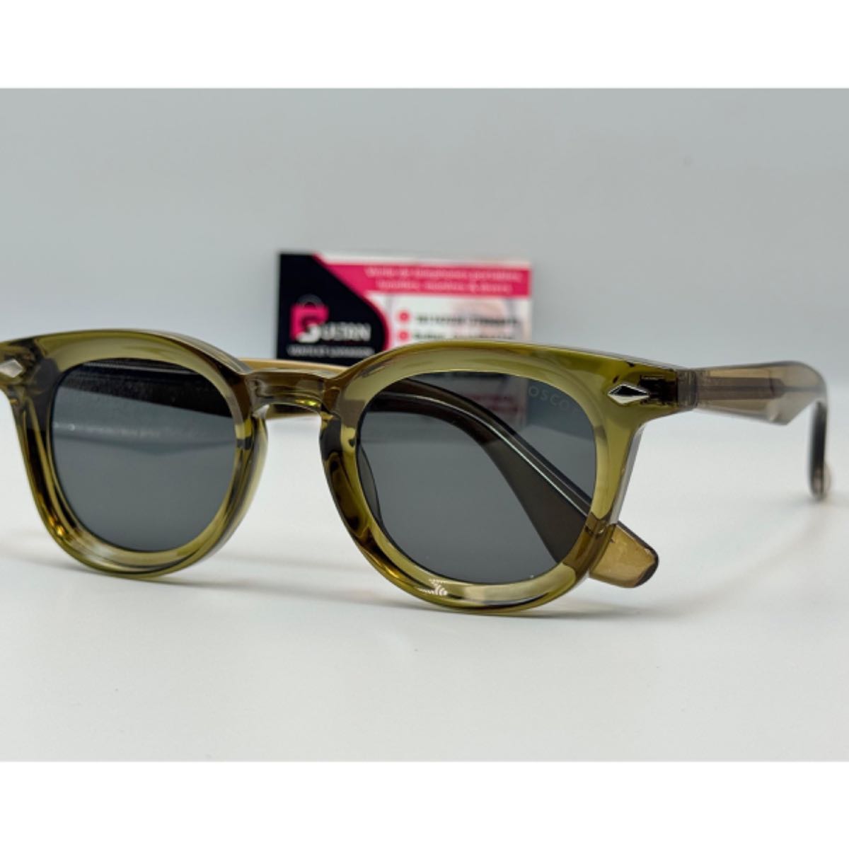 Lunettes de soleil femme élégantes rondes oversize monture olive transparente