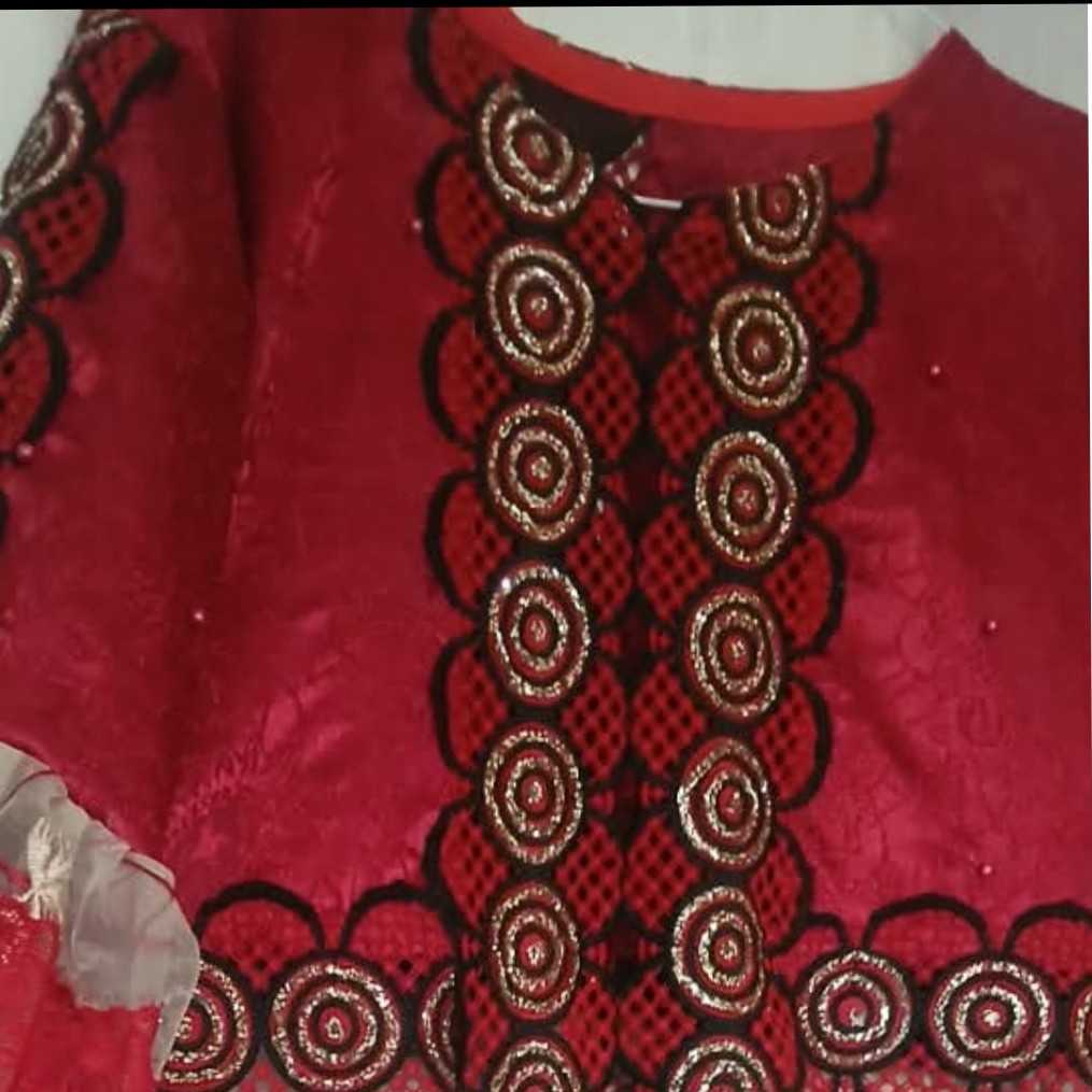 Robe femme soie dentelle élégante cérémonie, broderie florale chic