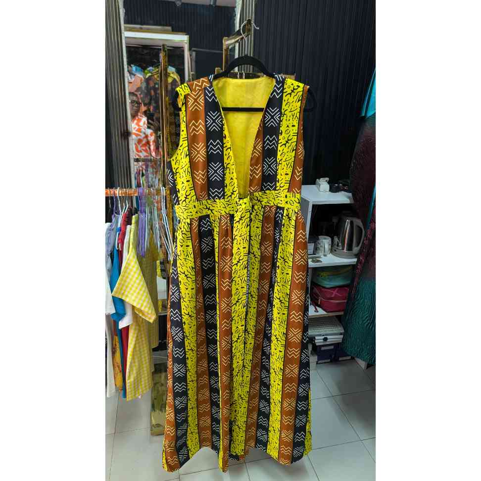 Kimono africain femme motif ethnique, jaune noir marron, chic et élégant