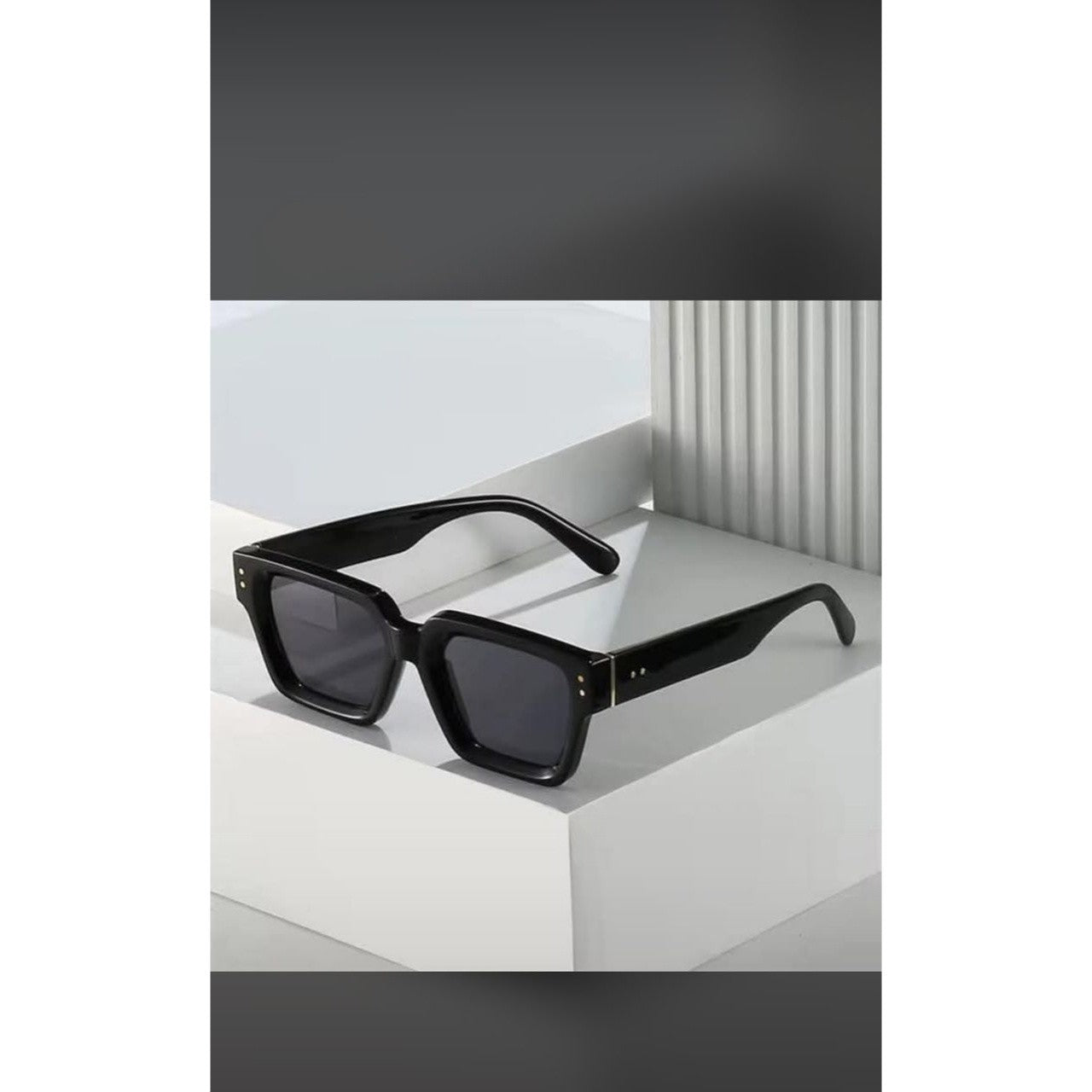 Lunettes de vue modernes ESSENTIA monture carrée noire argent design italien