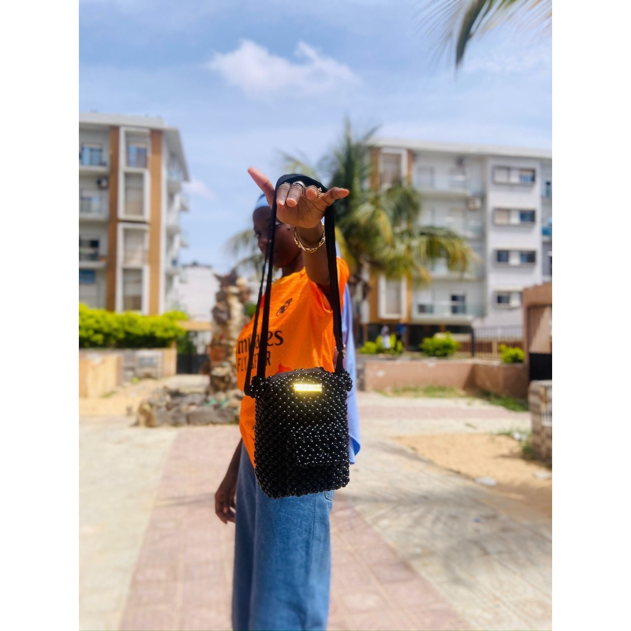 Sac Bandoulière Noir à Perles - Élégance Bohème Artisanale