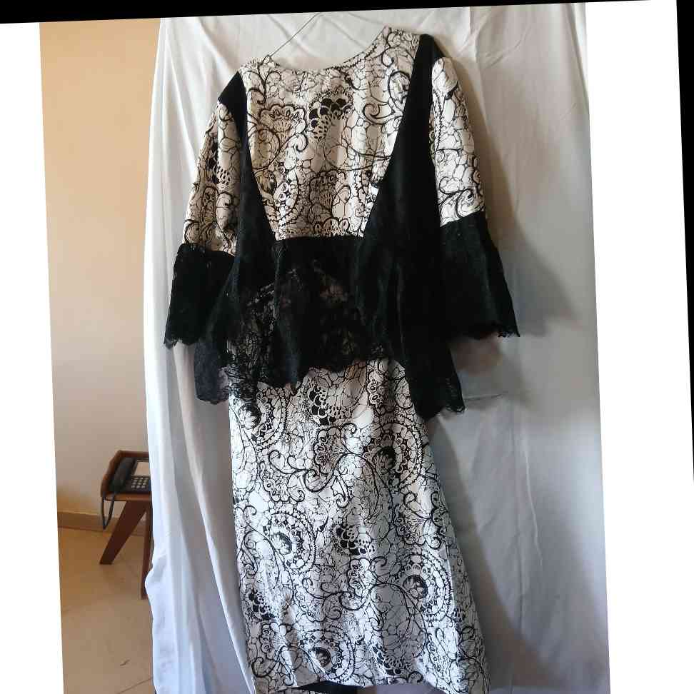 Ensemble jupe et haut en dentelle soie noir et blanc