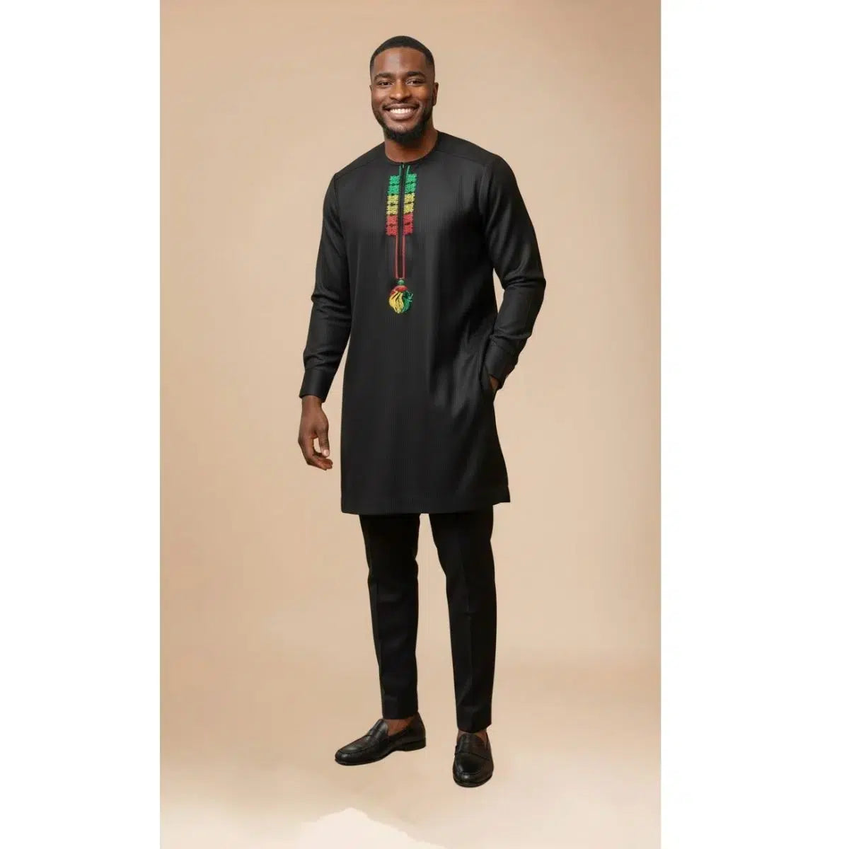 Ensemble traditionnel homme africain noir brodé
