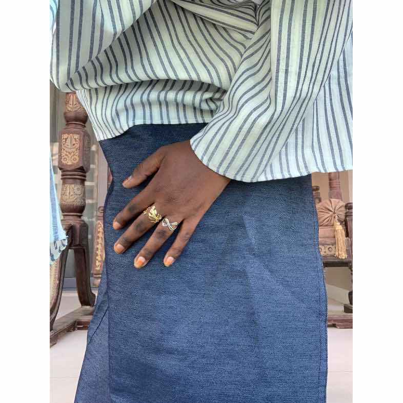 Jupe portefeuille en jean femme et haut rayé chic bleu blanc