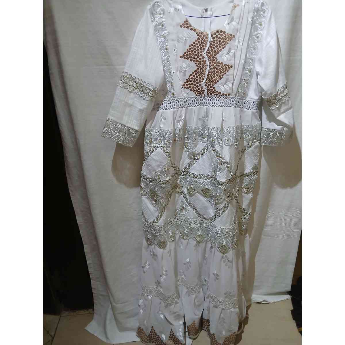 Robe voile suisse blanche Geztner