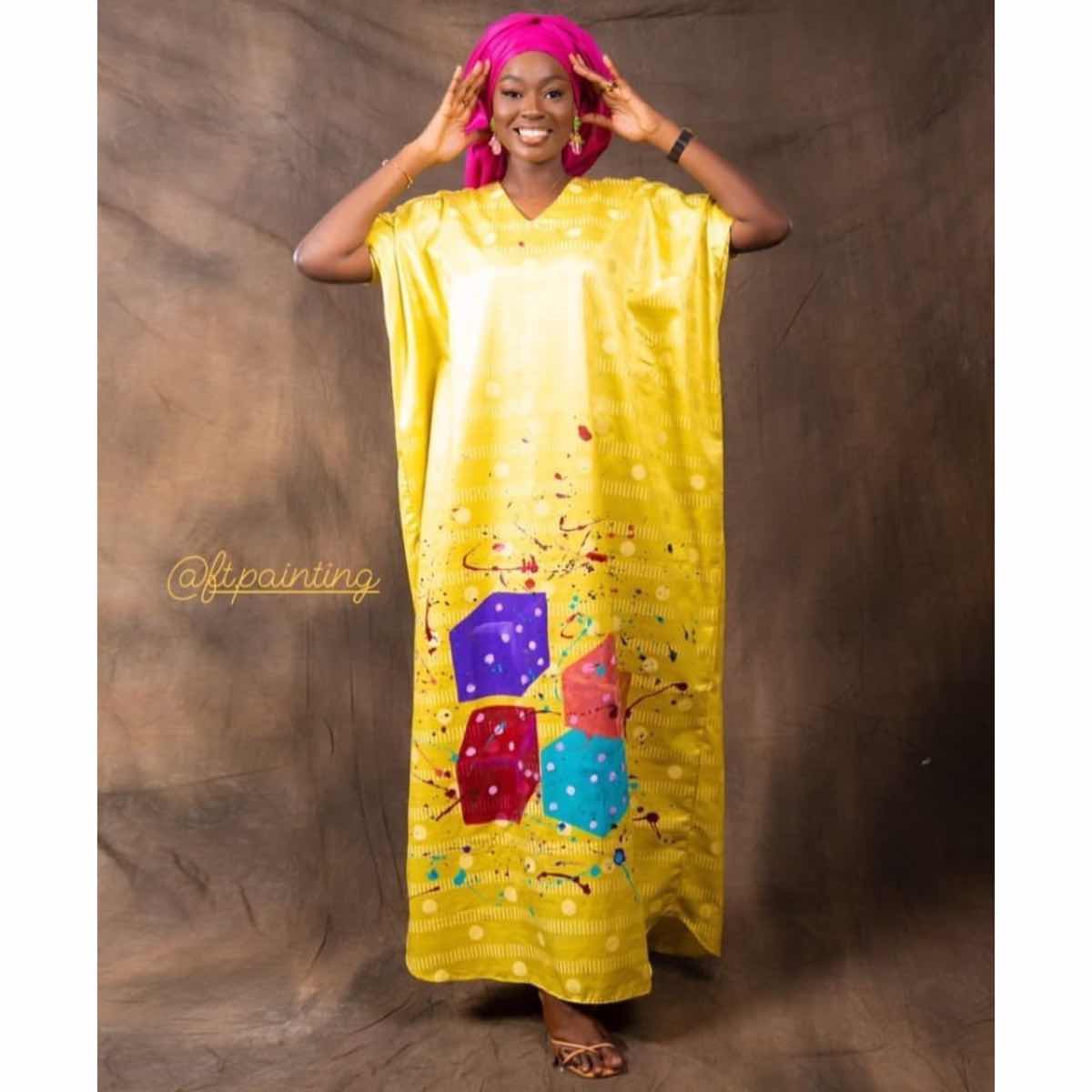 Robe en bazin peinte à la main jaune et foulard chantung