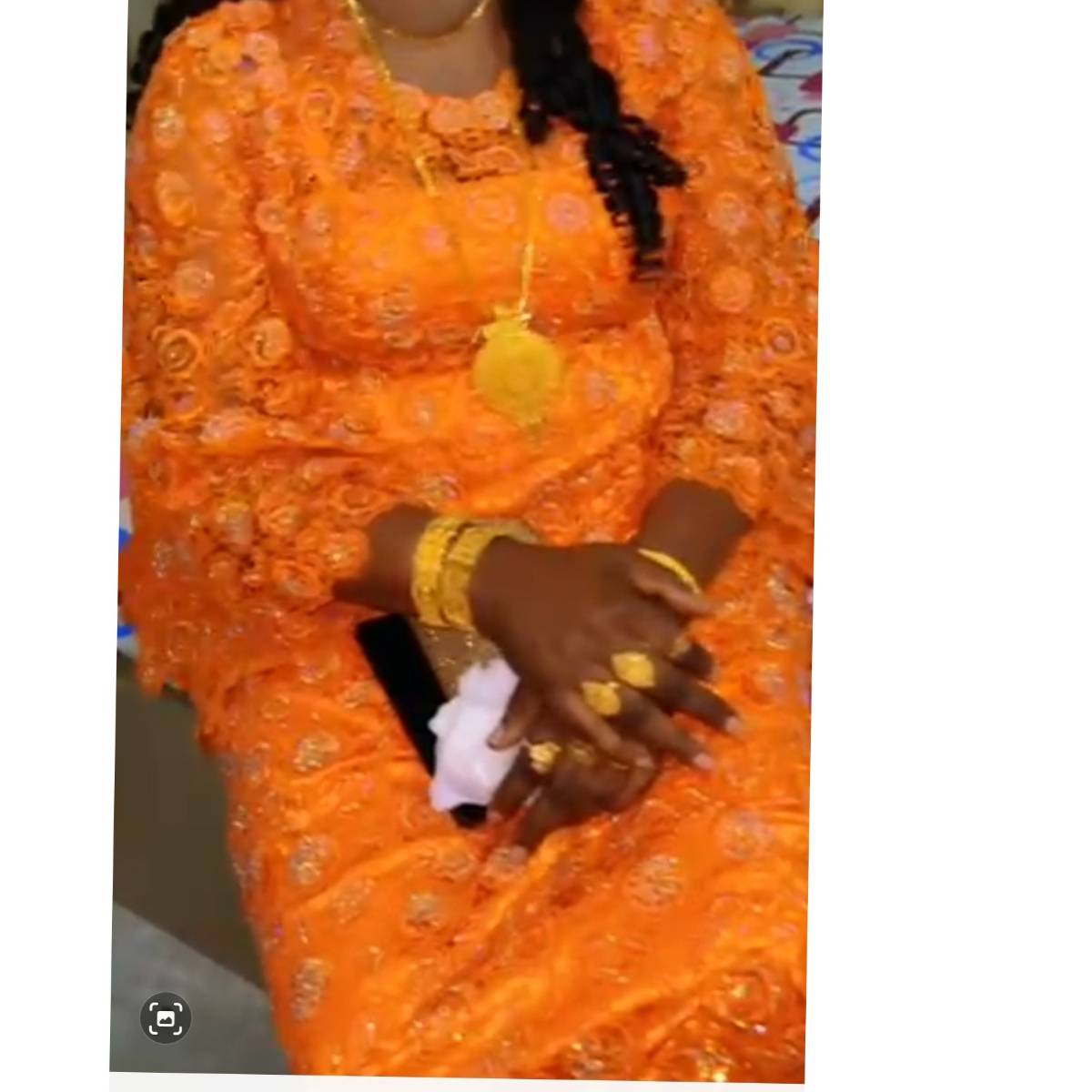 Robe Cérémonie Orange Brocart Éclatant - Élégance Ample