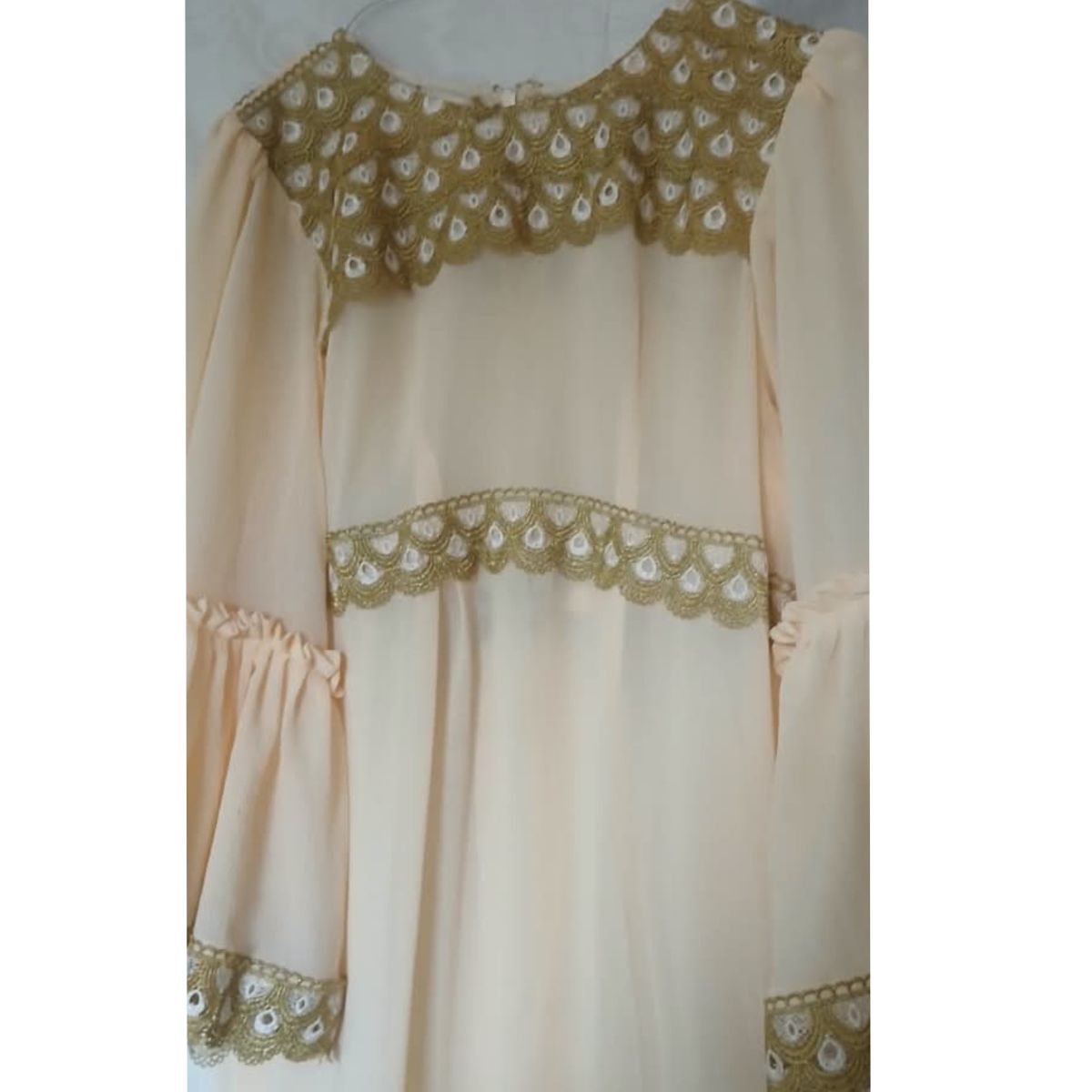 Robe femme en chiffon avec garnitures